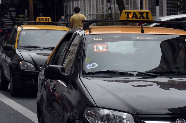 Los titulares de chapas de taxis se mostraron a favor de “exigir” mayores fiscalizaciones por parte del municipio hacia los adjudicatarios de licencias.