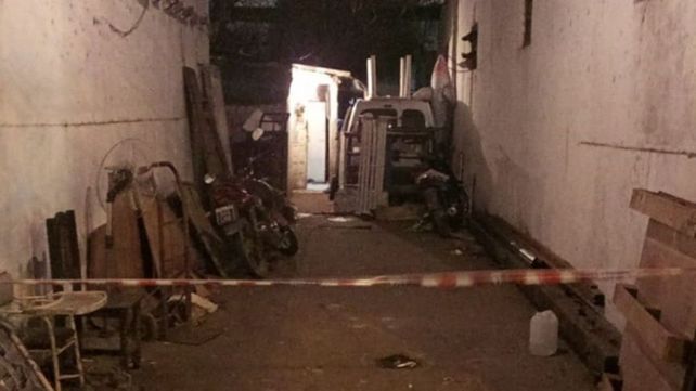 El tiratiros que atacó a Albornoz caminó unos diez metros por el interior del garaje de la casa de Caracú antes de dispararle. Lo hizo a cara descubierta.
