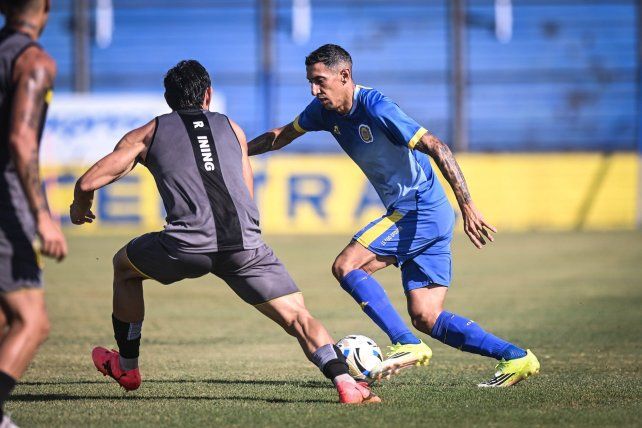 Ángel Di María fue titular en la derrota de Central ante Almirante.