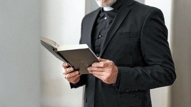 Tres víctimas de abusos sexuales de un cura demandaron a la Iglesia de Paraná.