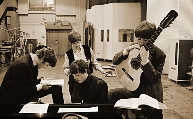 Subastarán la consola con la que The Beatles grabaron Abbey Road