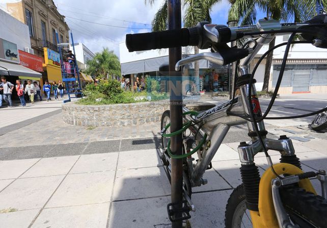 En Paraná los trabajadores del comercio necesitan estacionamientos de bicicletas