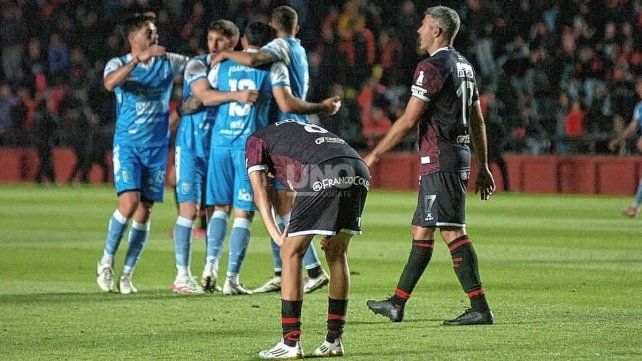 Colón llegará con varios jugadores condicionados al duelo clave ante Talleres (RE) Colón llegará con varios jugadores condicionados al duelo clave ante Talleres (RE)