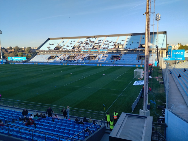 A una hora del comienzo así luce el estadio celeste para enfrentar a Central