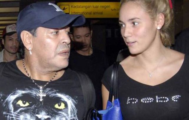 No es normal lo que hace, le respondió Rocío Oliva a Maradona tras la denuncia