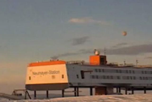 Captan imágenes de un ovni en la Antártida