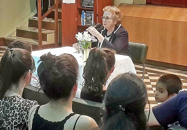 Colmado. El salón del Centro Social Israelita estuvo lleno; hubo una gran presencia de jóvenes.