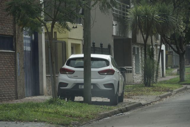 Mal estacionamiento, una de las faltas que más molesta en las calles de Rosario