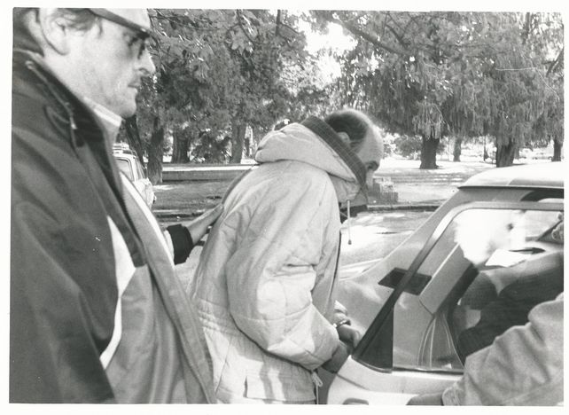 Masciaro en 1997 en Rosario cuando lo notificaron del procesamiento por amenazar de muerte a su ex esposa y a su hermana. 