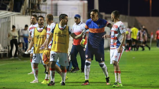 Todo el color de los partidos de Patronato y Atlético Paraná