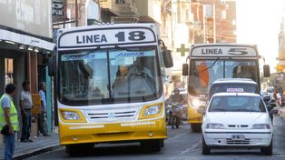 Colectivos: seis líneas continúan con recorrido alternativo