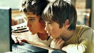 El 90% de los padres no controla a sus hijos en el uso que hacen de internet