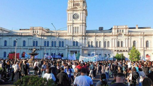 Marcha Universitaria: movilización masiva por el centro de Paraná