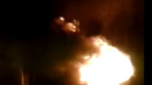Video: se incendió un contenedor en Sargento Cabral