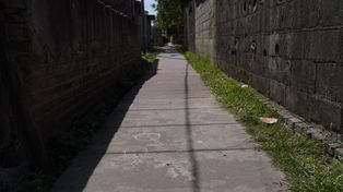 El pasillo donde fue asesinado a balazos Mario Alejandro Martínez, de 37 años.&nbsp;