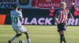 Barracas Central cayó sobre la hora ante Banfield y quedó en la cuerda floja