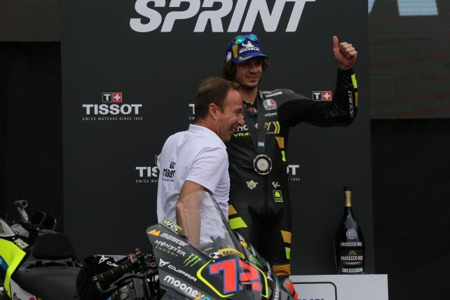 Gabriel Safirsztein, Presidente de Tissot Argentina entregó el premio a Marco Bezzecchi