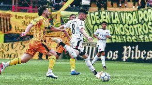 Colón otra vez fue inofensivo de visitante, igualó con Mitre y dejó pasar la chance de ser cuarto