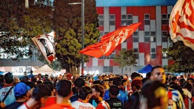 Unión arma su fiesta aniversario antes del choque frente Newells