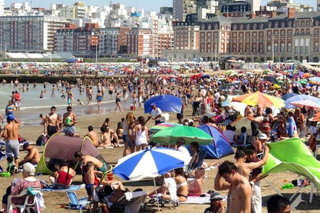 mar del plata. Ayer comenzó la temporada de verano en la meca del turismo nacional.