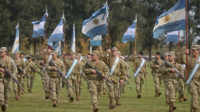 El Ejército Argentino nació en mayo de 1810 El Ejército Argentino nació en mayo de 1810
