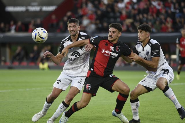 El entrenador de Newells apostaría por un once de arranque que sería muy parecido al que utilizó ante Gimnasia de Mendoza. Busca una señal de confirmación.