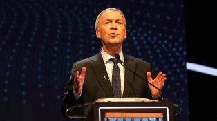 El actual gobernador de Córdoba Juan Schiaretti hizo foco en su gestión y cuestionó los privilegios del AMBA en el debate presidencial, en Santiago del Estero