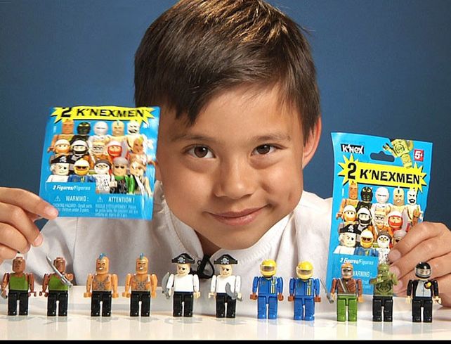 El pequeño es un experto haciendo reviews.
