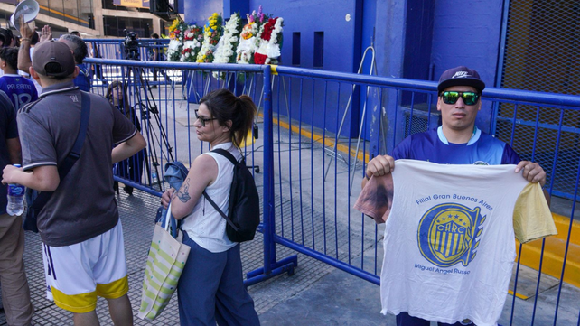 Hinchas de Central pertenecientes a la filial canalla de Buenos Aires llegaron hasta la Bombonera.