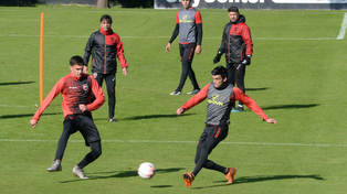 Garro se mueve con sus compañeros en busca de ritmo futbolístico.&nbsp;