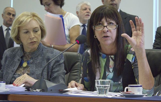 La diputada kirchnerista Diana Conti (izquierda)