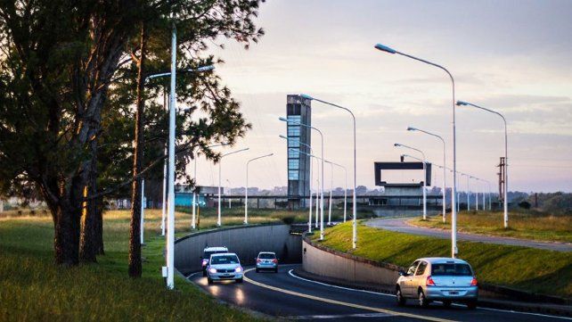 Empresarios cordobeses lanzarán un servicio de combis diferencial entre Paraná y Santa Fe