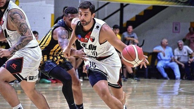 Colón obtuvo un importante triunfo como visitante ante Comunicaciones de Corrientes.