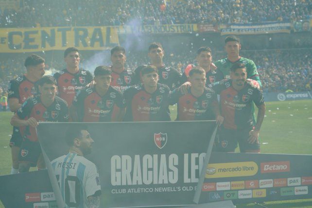 Los once de Newells ante Central.