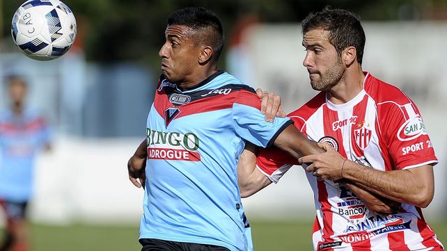 Brown de Adrogué le ganó a Atlético Paraná en el último suspiro