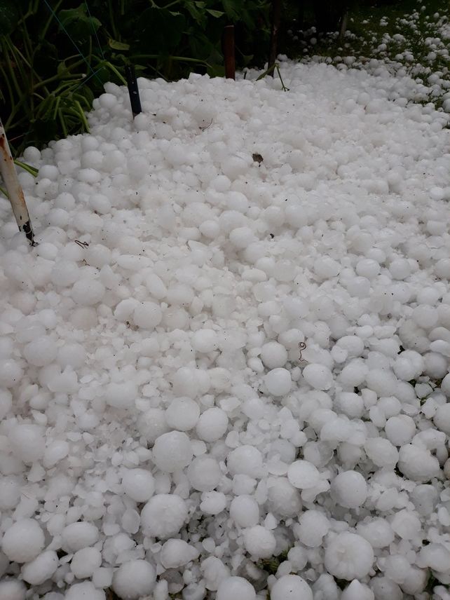 Alta Gracia, castigada por el granizo: 15 minutos de piedra en seco