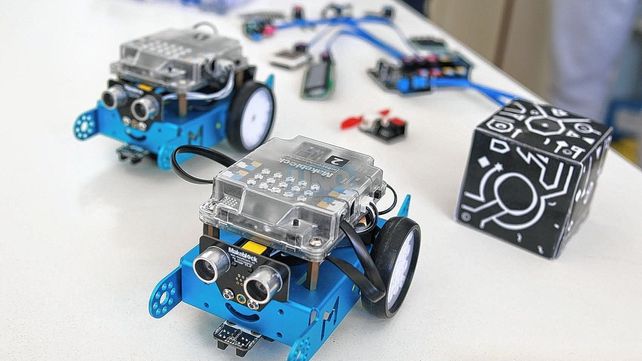 Alumnos del CAE piensan tecnología de utilidad