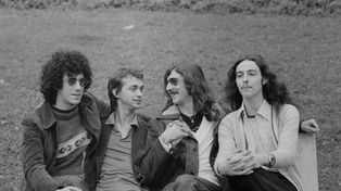 Eramos tan jóvenes. Oscar Moro, David Lebón, Charly García y Pedro Aznar, una foto tomada en un alto de la grabación de 1978 en Brasil.