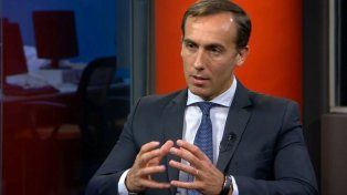 El periodista Hugo Alconada Mon fue amenazado e intentaron hackearle sus cuentas luego de su revelación sobre la SIDE