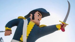 Tecnópolis: la figura de San Martín con el sable en alto remite a las luchas por la soberanía nacional.&nbsp;