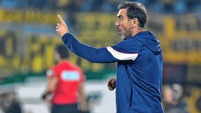 Álvaro Recoba será el nuevo DT de Colón.