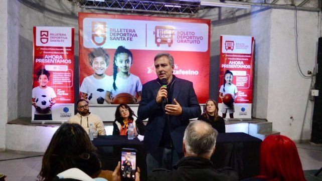 Se llevó a cabo la presentación de dos iniciativas impulsadas por el espacio 100% Santafesino y la Fundación Centro: Boleto Deportivo Gratuito y Billetera Deportiva Santa Fe &nbsp;