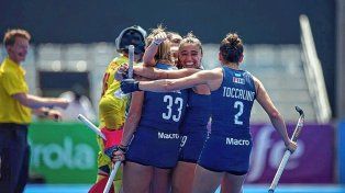 Las Leonas vencieron a India por penales australianos
