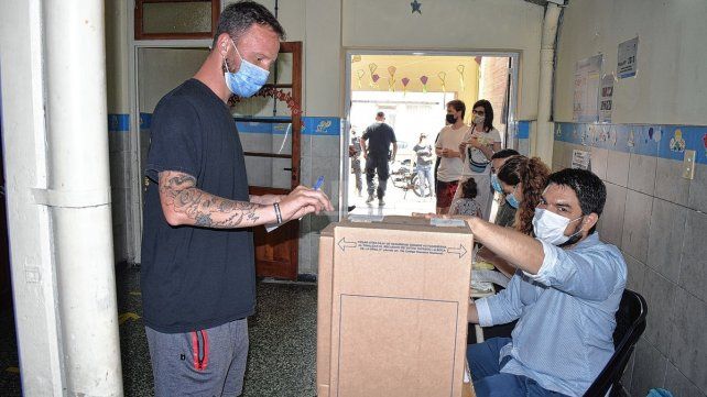 Luego de la renuncia de casi la mitad de las autoridades de mesa se abrió la postulación voluntaria