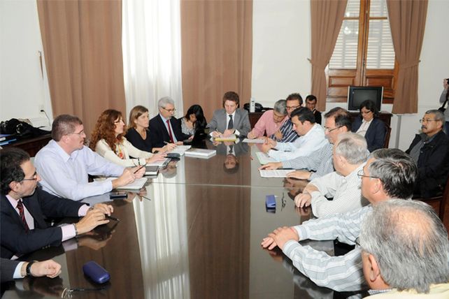 Los municipales se suman al pedido de aumento del 30% del salario en paritarias