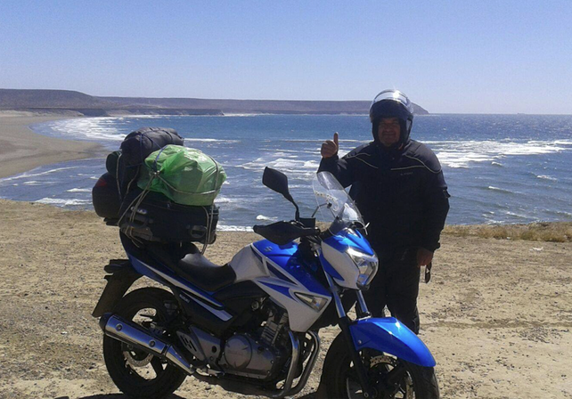 Mario Taborda, el cura motoquero