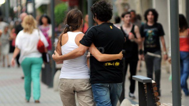 Desde un ramo de flores a una cena íntima: cuánto sale festejar el Día de los Enamorados en Santa Fe