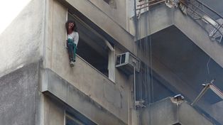 Agarren lo que tengan y salgamos de acá ya mismo, el edificio va a estallar