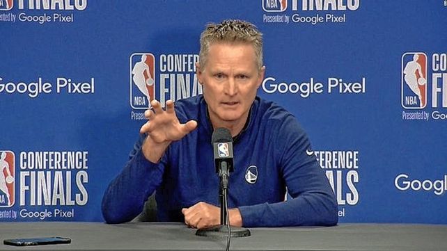 Steve Kerr no quiso hablar de basquet y habló de la masacre de Texas en dura alocución