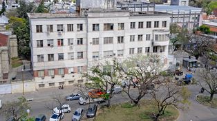 El edificio del hospital Iturraspe presenta un importante deterioro